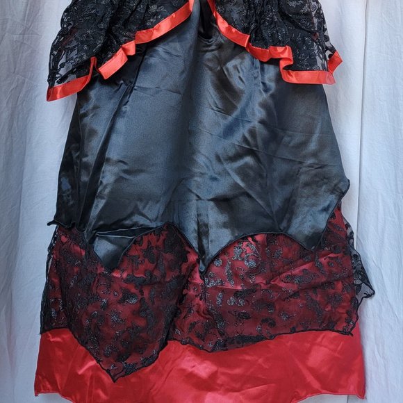 NWT Child's Vampire Dress Size 4-6 - Picture 5 of 6